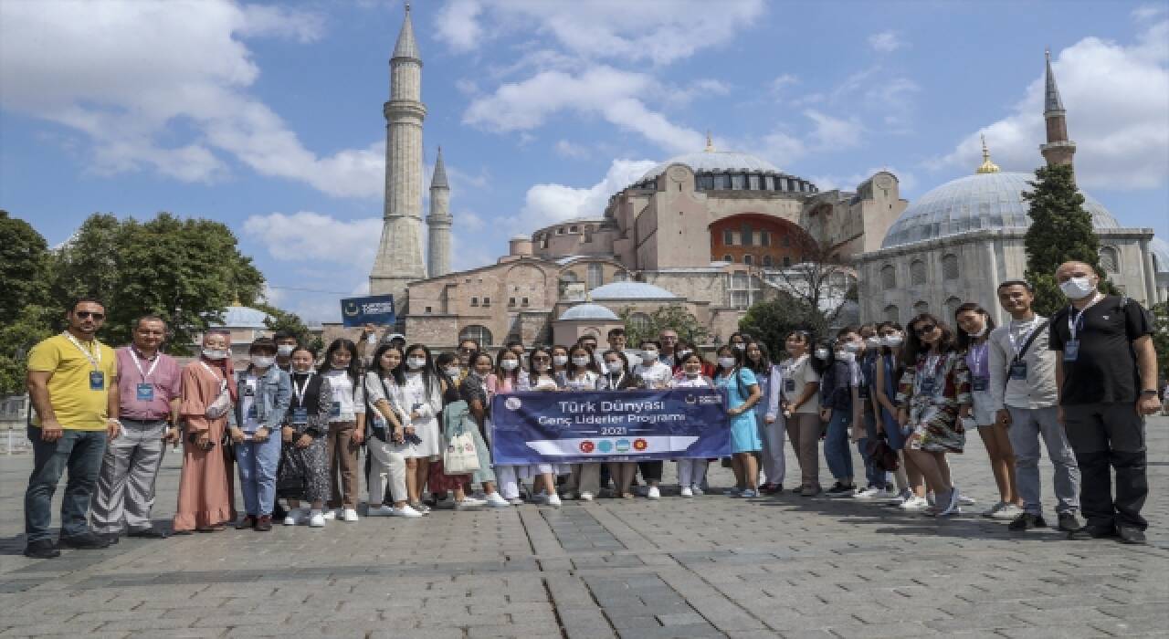 Sadece televizyondan izleyebildiğim yerleri canlı olarak görüyorum