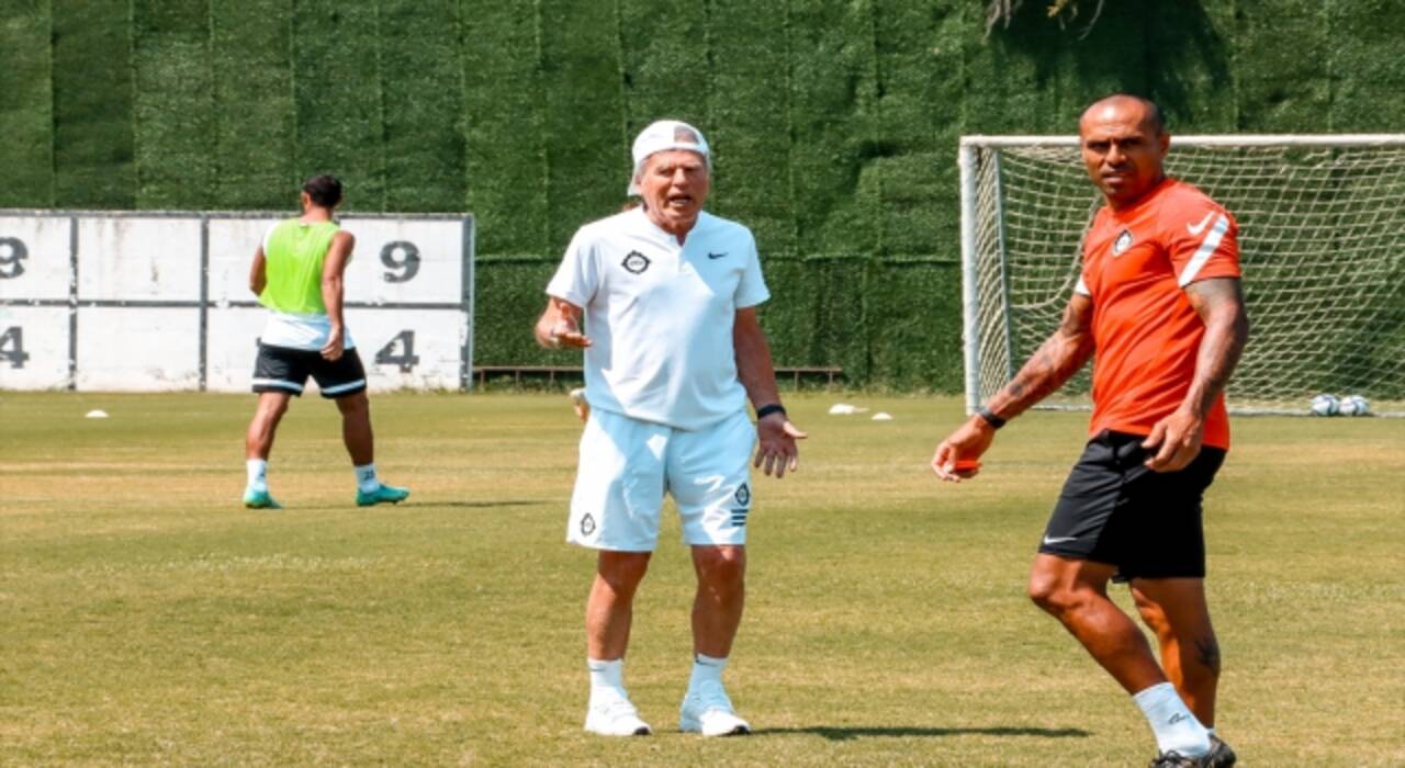 Altay, Fenerbahçe maçının hazırlıklarına devam etti