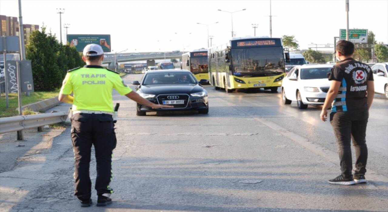 İstanbul’da ”çakarlı araç” denetimi