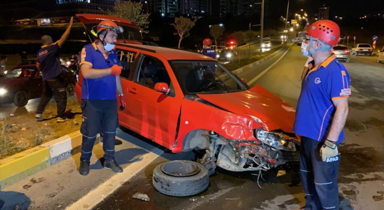 Adıyaman’da otomobil devrildi: 4 yaralı