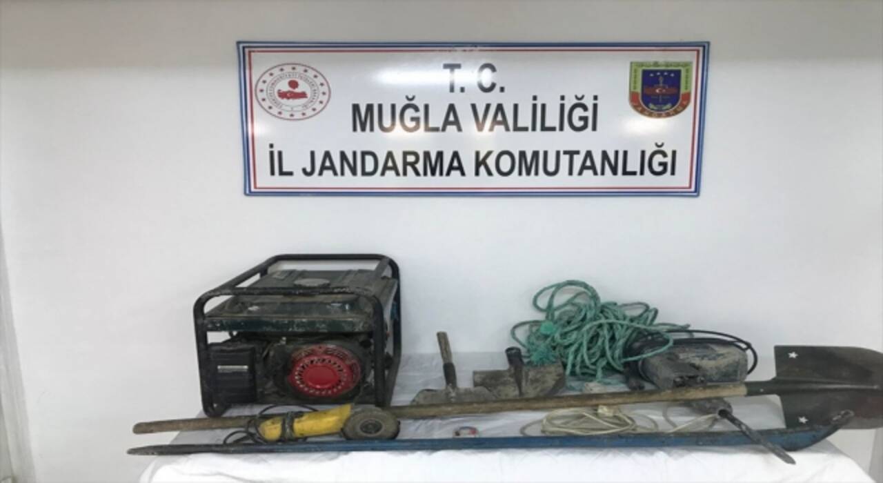 Muğla’da izinsiz kazı yapan 4 kişi suçüstü yakalandı