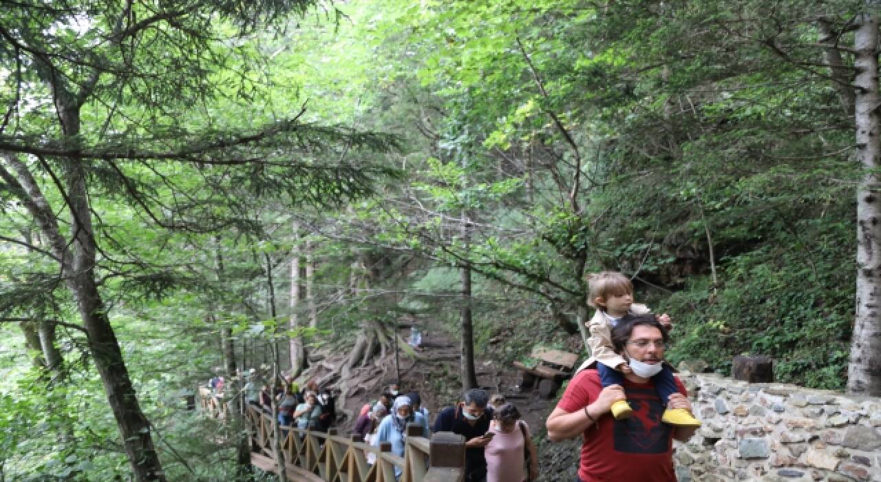 Sümela Manastırı’nın ziyarete açılması esnafın yüzünü güldürdü