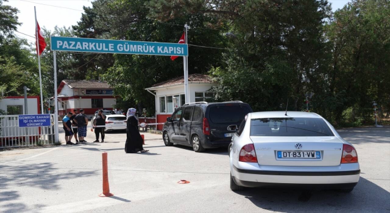 KAPIKULE'DE İZDİHAM