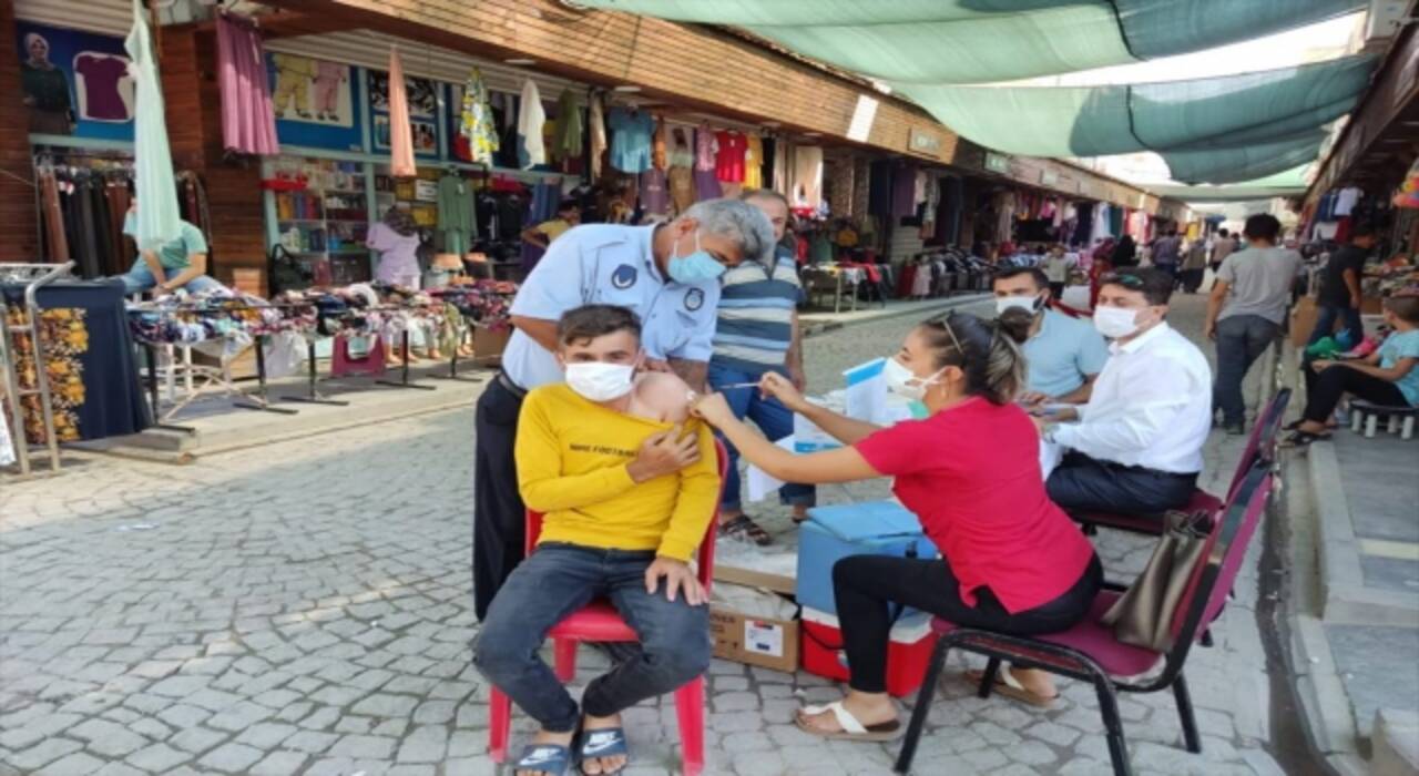 Şanlıurfa’da 75 mobil ekip sahada aşılama çalışması yürütüyor 