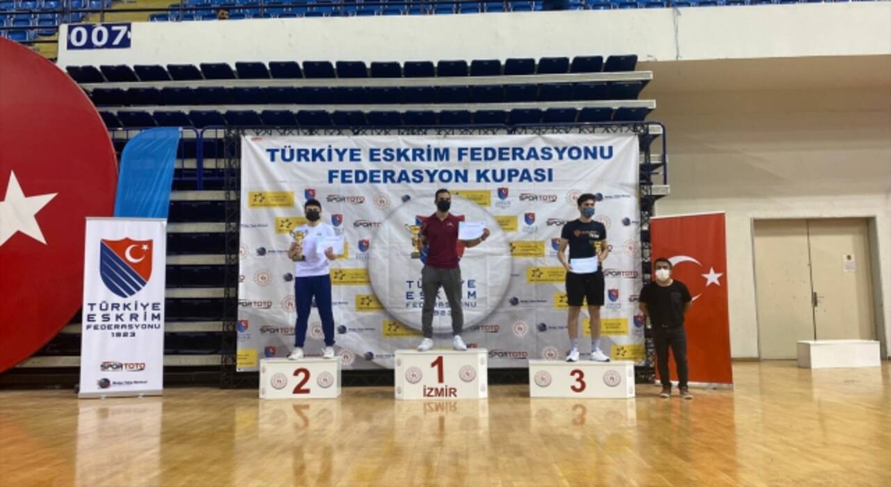 Eskrimde Federasyon Kupası kılıç müsabakaları tamamlandı