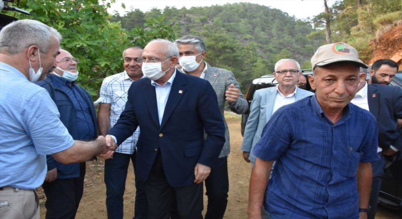 CHP Genel Başkanı Kılıçdaroğlu, Marmaris’teki yangında ölen Şahin Akdemir’in ailesini ziyaret etti