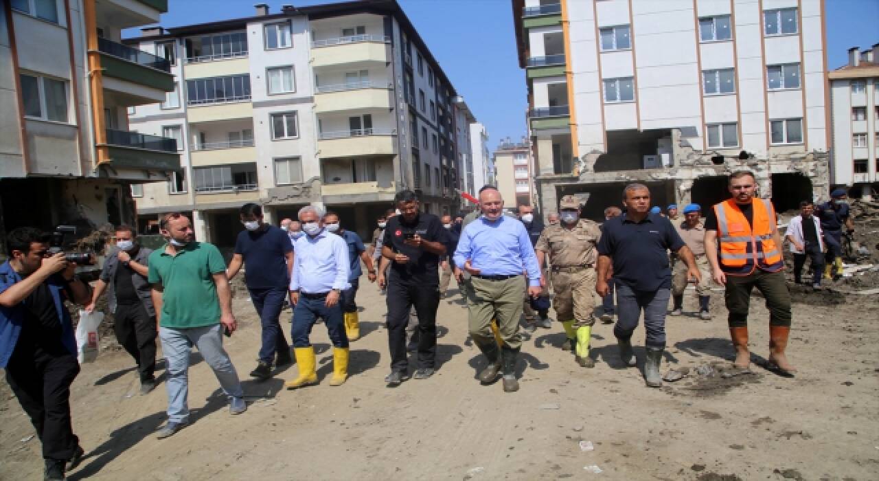 Bakan Soylu selden etkilenen Bozkurt’ta incelemelerini sürdürdü