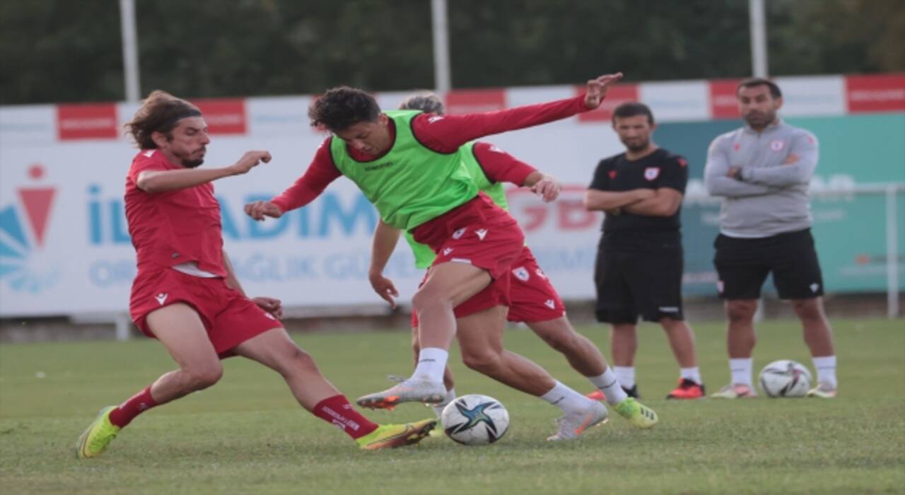 Samsunspor Teknik Direktörü Altıparmak: ”Hangi takımla oynarsak oynayalım, biz kendi oyunumuzu oynarız”