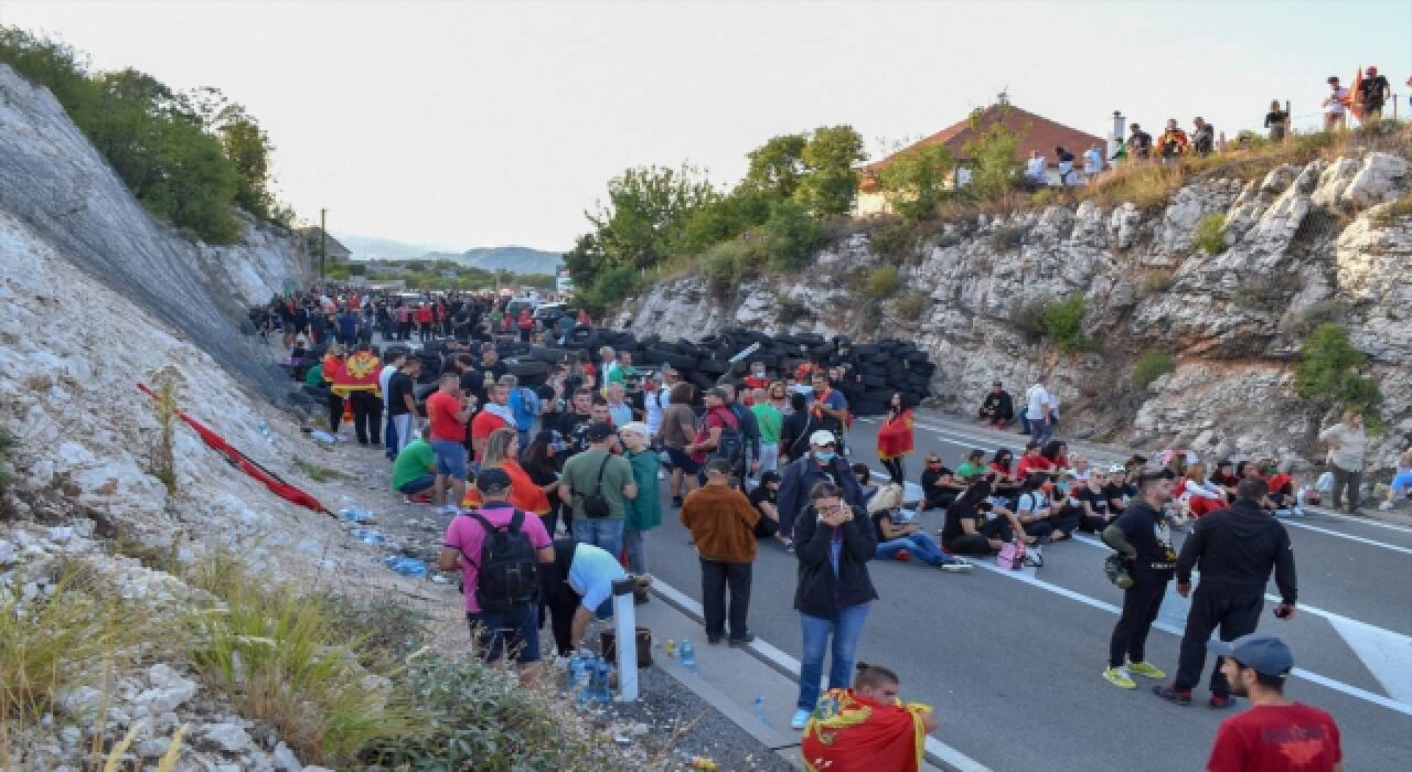 Karadağ’ın Cetinje şehrinde Ortodoks kilisesinin taht töreni nedeniyle gerginlik artıyor