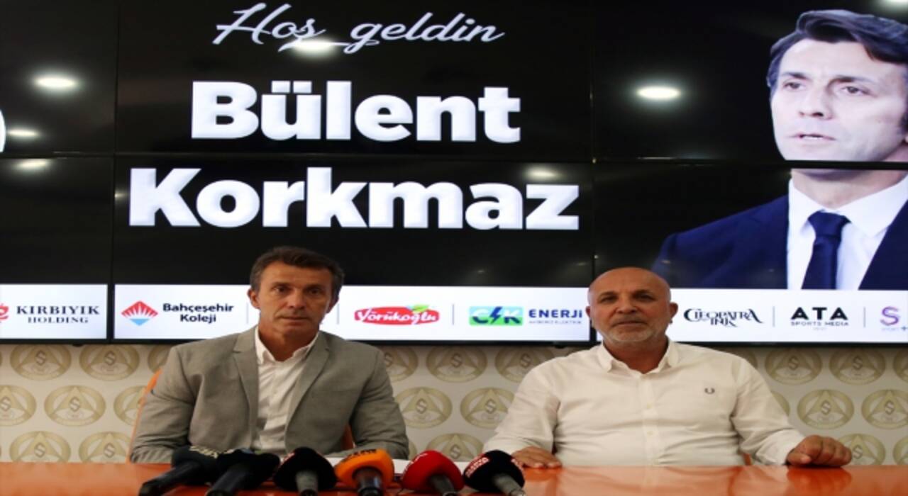 Alanyaspor’da teknik direktörlüğe Bülent Korkmaz getirildi