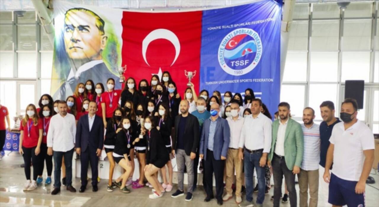 Sualtı hokeyinde şampiyon Deniz Yıldızları Spor Kulübü oldu