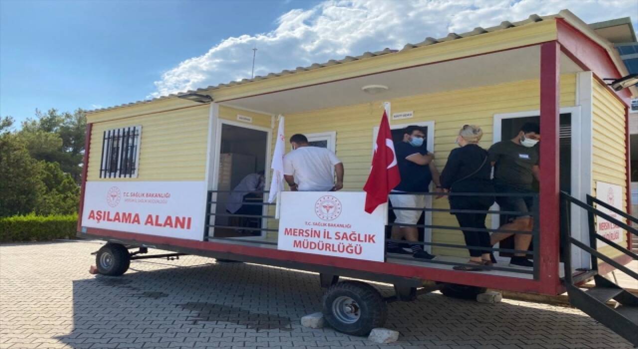 Mersin’de mobil aşı birimi üniversite öğrencilerinin hizmetine sunuldu