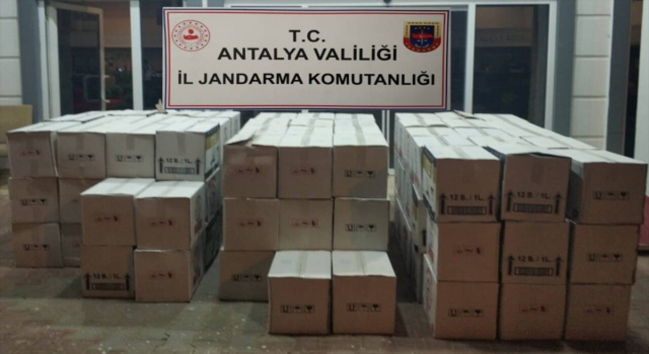 Antalya’da otelde 1498 litre sahte bandrollü içki ele geçirildi