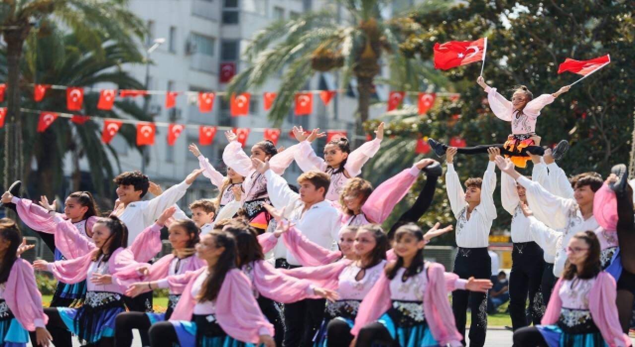 İzmir’in düşman işgalinden kurtuluşunun 99. yılı kutlanıyor