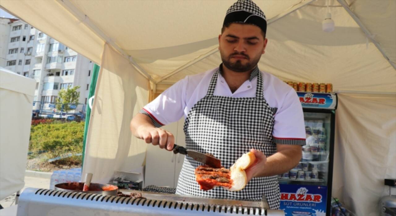 Elazığ’da 3. Geleneksel Salçalı Köfte Festivali