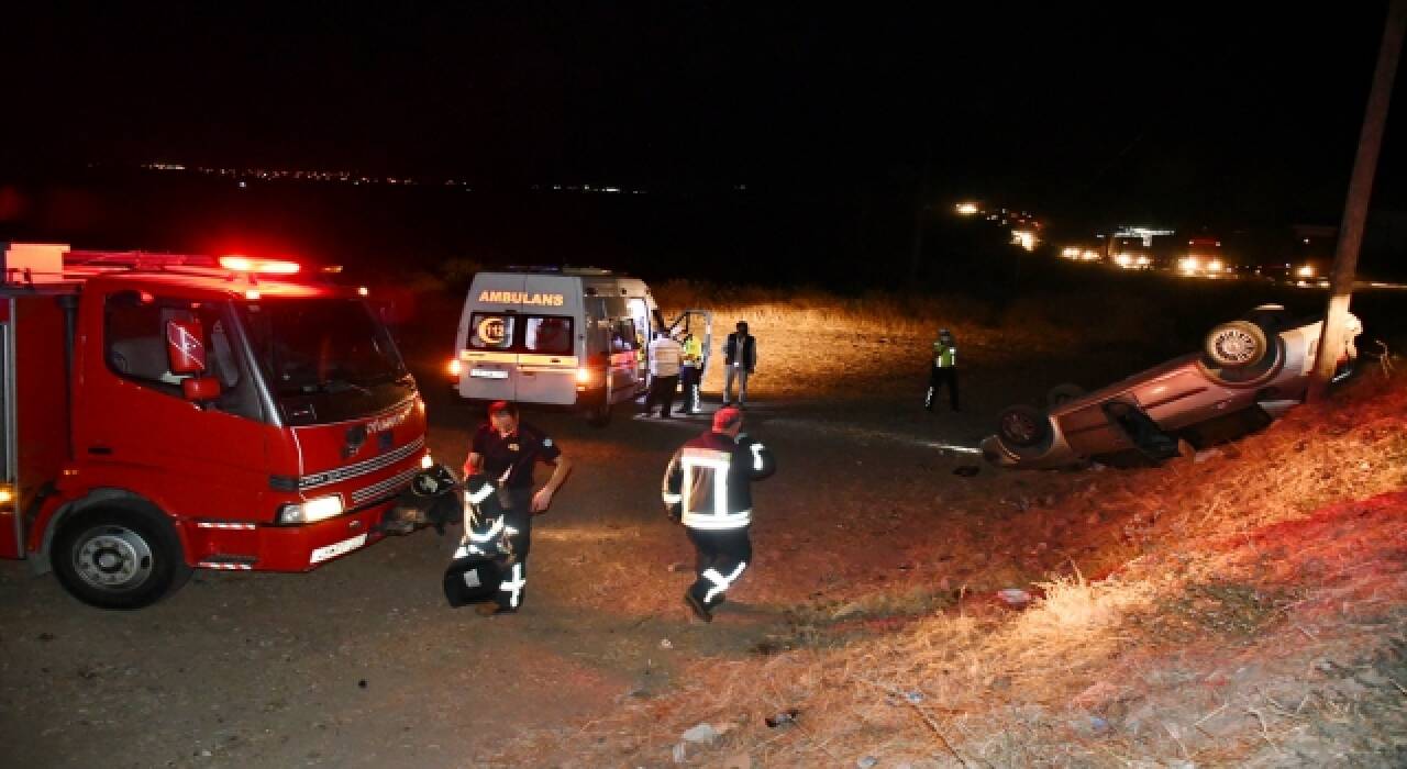 Manisa’da otomobilin devrilmesi sonucu 2 kişi yaralandı