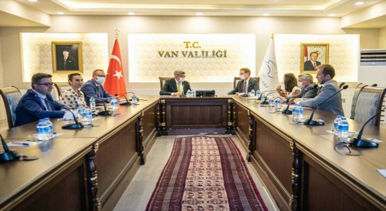 AB Türkiye Delegasyonu Başkanı Landrut, Van Valiliğini ziyaret etti