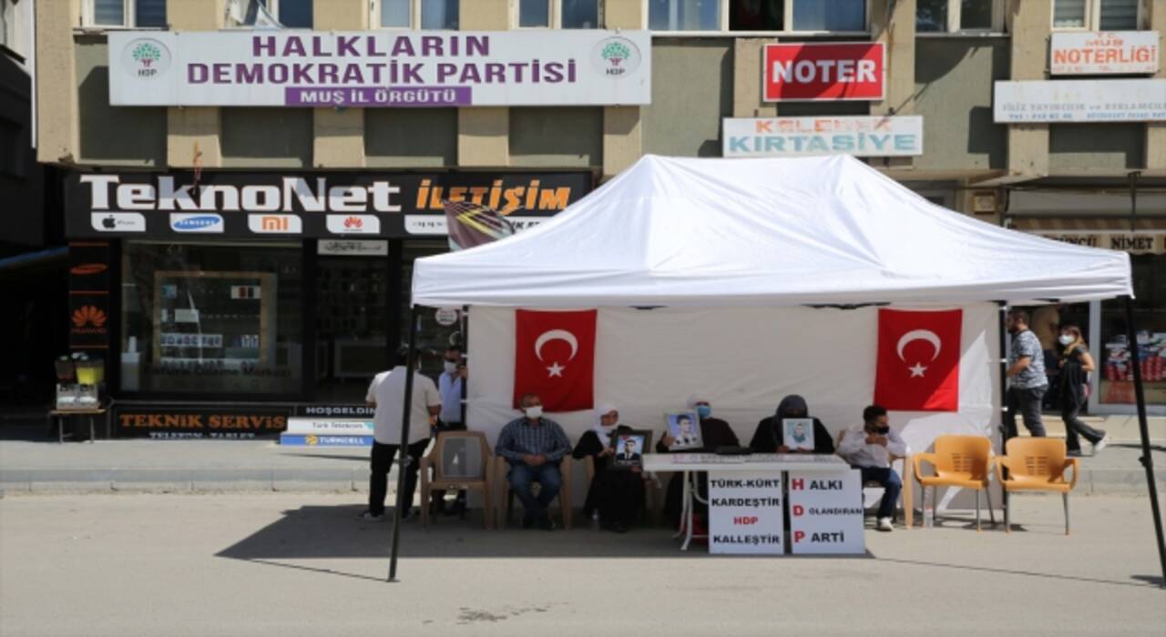 HDP aleyhine slogan attılar