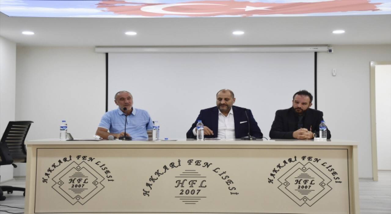 Hakkari’de 15 Temmuz gazileri, yaşadıklarını öğrencilere anlattı