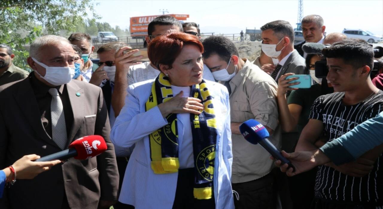 İYİ Parti Genel Başkanı Akşener Ağrı’da esnafı ziyaret etti