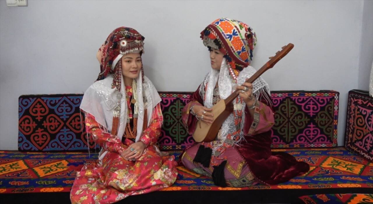 Van’da Kırgız Türklerinin düzenlediği ”kültür şenliği” renkli görüntülere sahne oldu