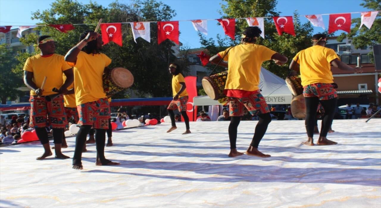 Bucak’ta sünnet ve keşkek dövme şöleni renkli görüntülere sahne oldu 