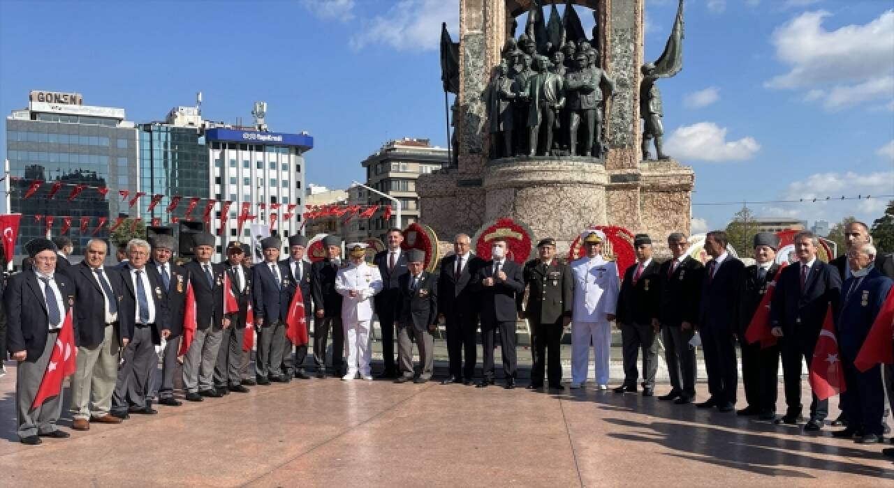 19 Eylül Gaziler Günü’nde Taksim’de tören düzenlendi