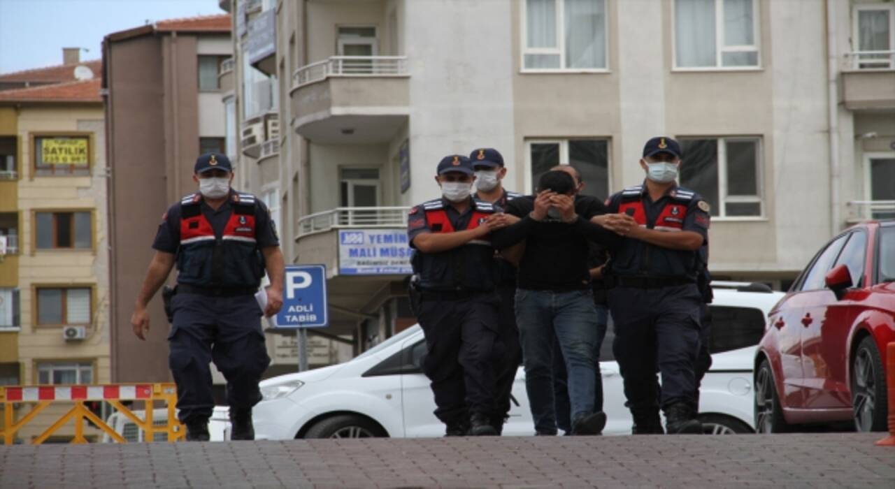 Kayseri'de hırsızlık zanlıları tutuklandı