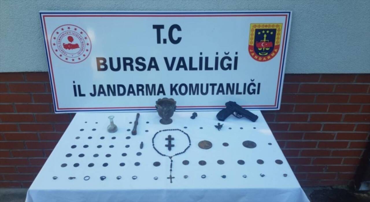 Bursa’da tarihi eser satmaya çalışan 4 kişi gözaltına alındı