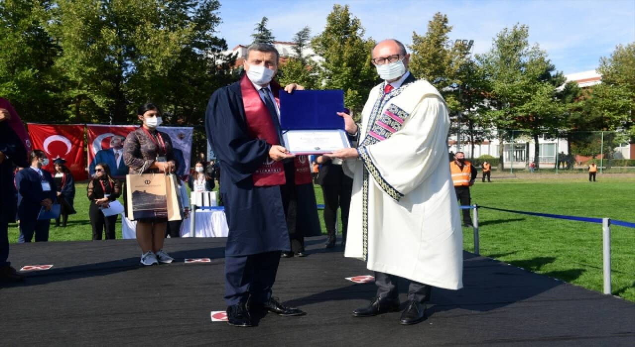 Gazi Üniversitesi Rektörü Prof. Dr. Musa Yıldız Açıköğretim Fakültesinden mezun oldu