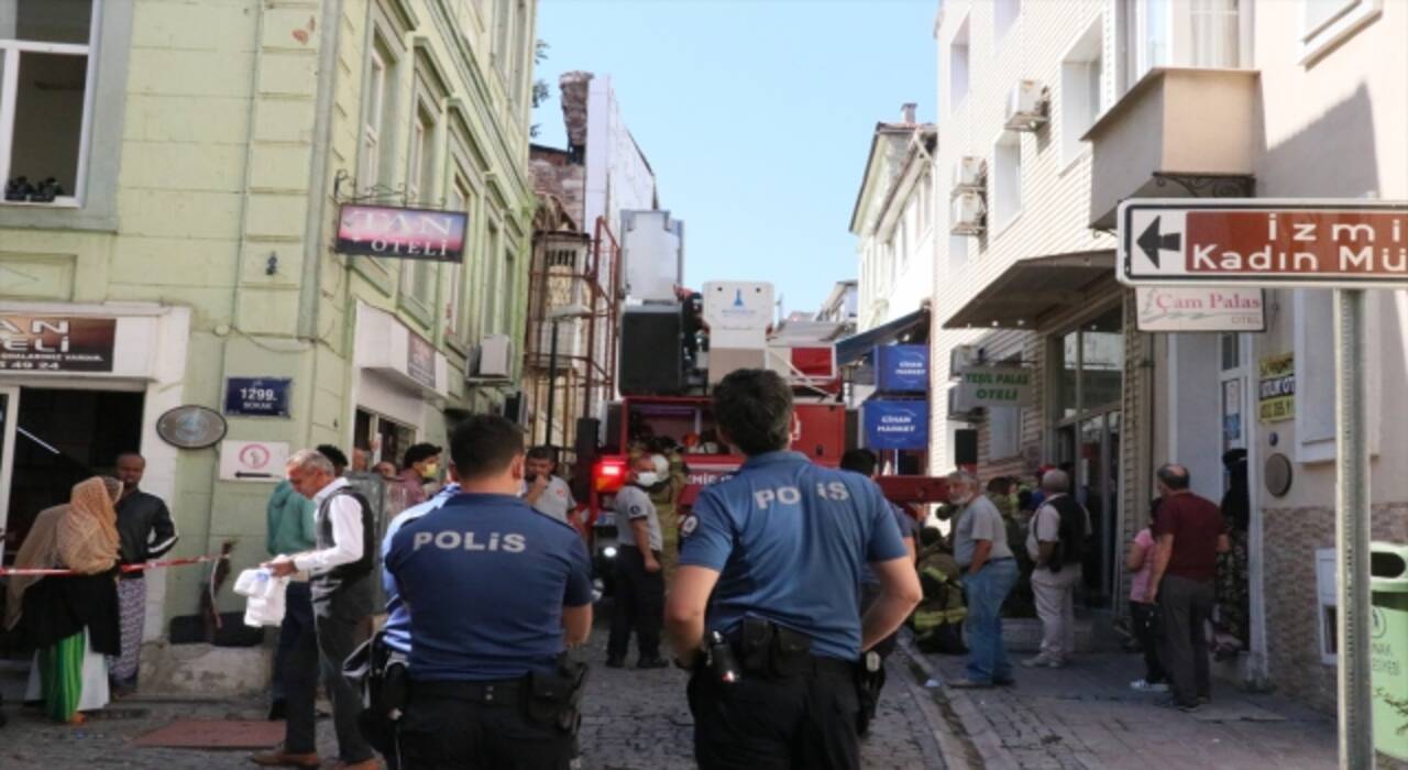 İzmir'de korkutan otel yangını