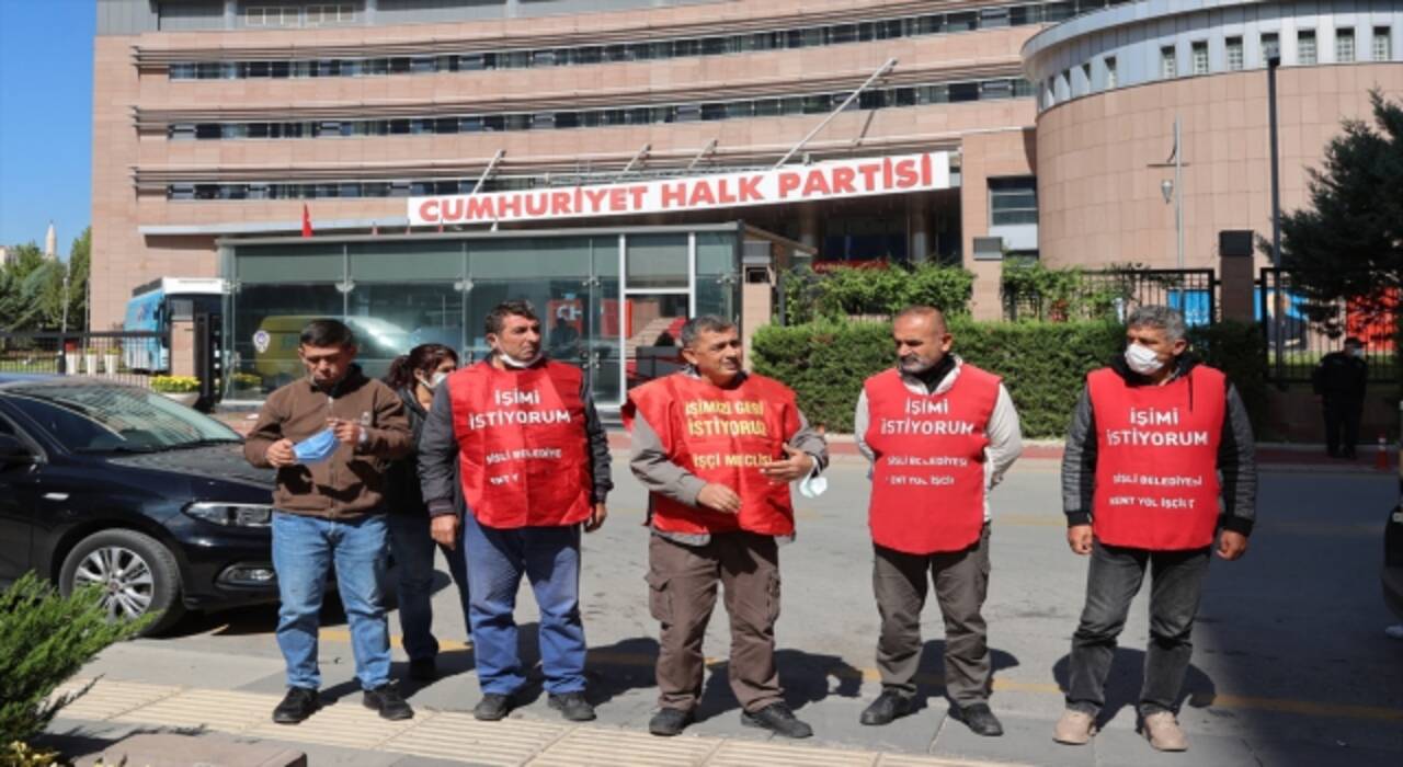 Haksız yere işten çıkarıldığını öne süren işçiden basın açıklaması