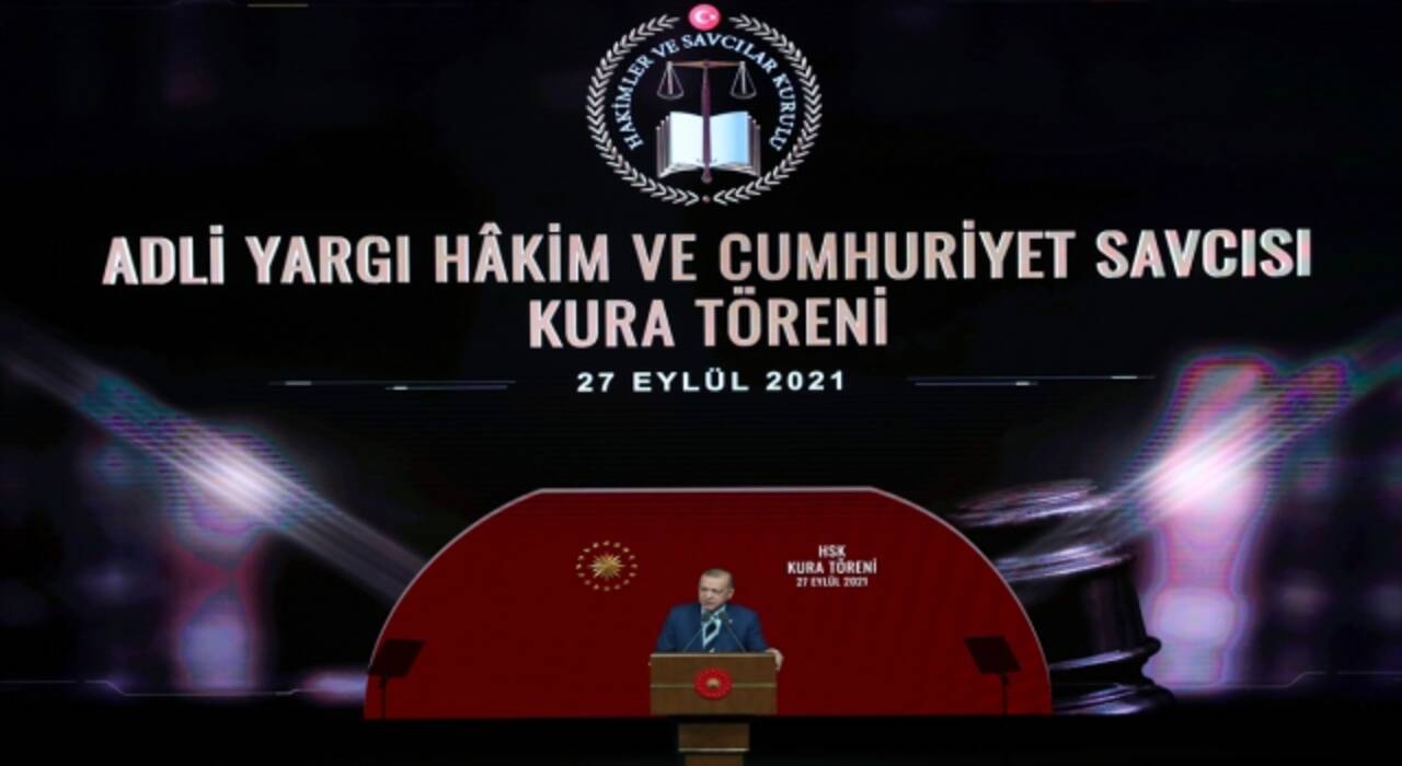 Cumhurbaşkanı Erdoğan: ”Yakında her ilde sulh komisyonlarını devreye alıyoruz. Böylece yargının iş yükünü düşüren bir çözüm yolunu daha hukuk sistemimize kazandırmayı hedefliyoruz”