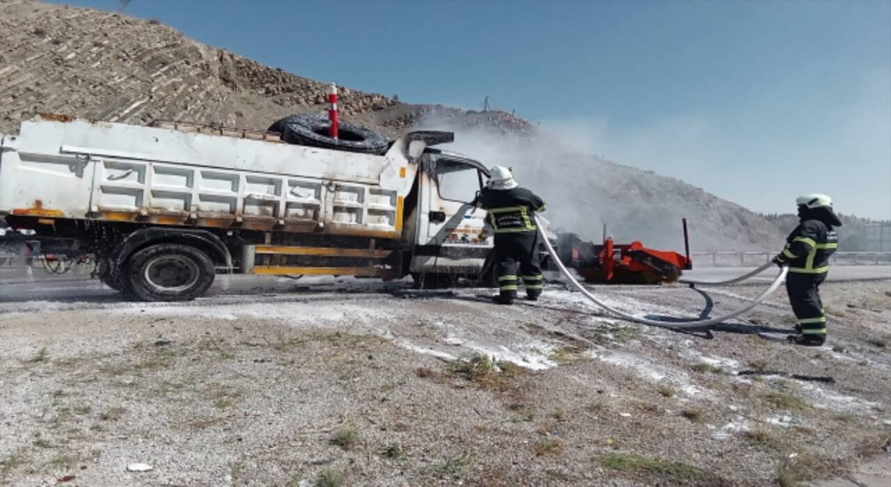 Yol süpürme aracında büyük hasar