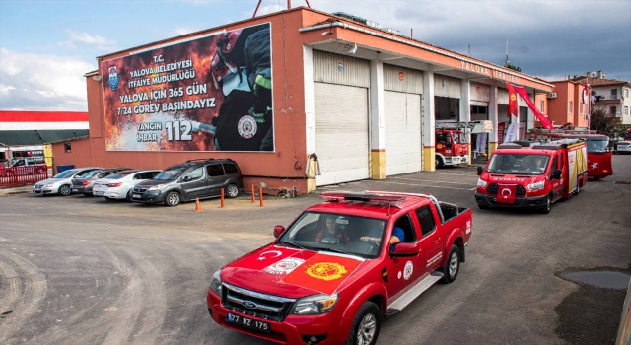 Yalova’da emekli olan itfaiye erine meslektaşlarından sürpriz kutlama