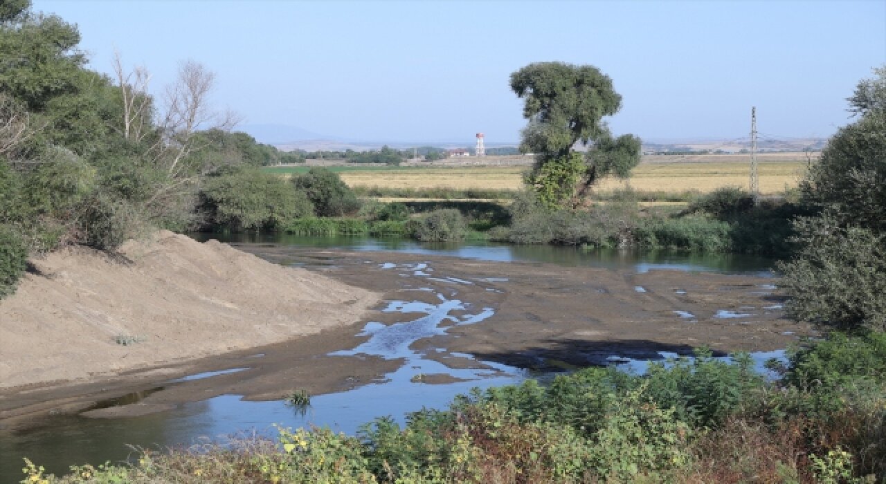 Tunca Nehri’nde de kuraklaşıyor