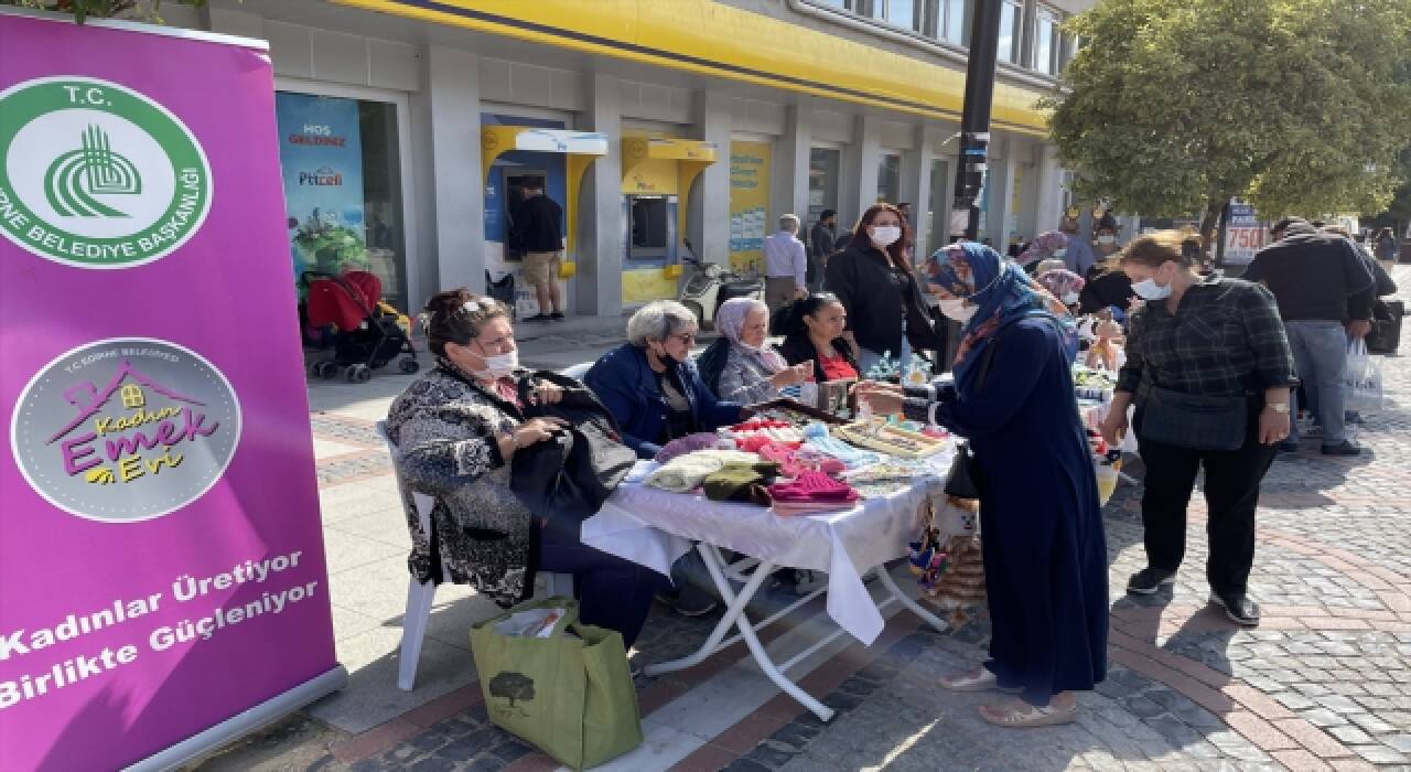 Üretim mekanı kapanan kadınlar caddede