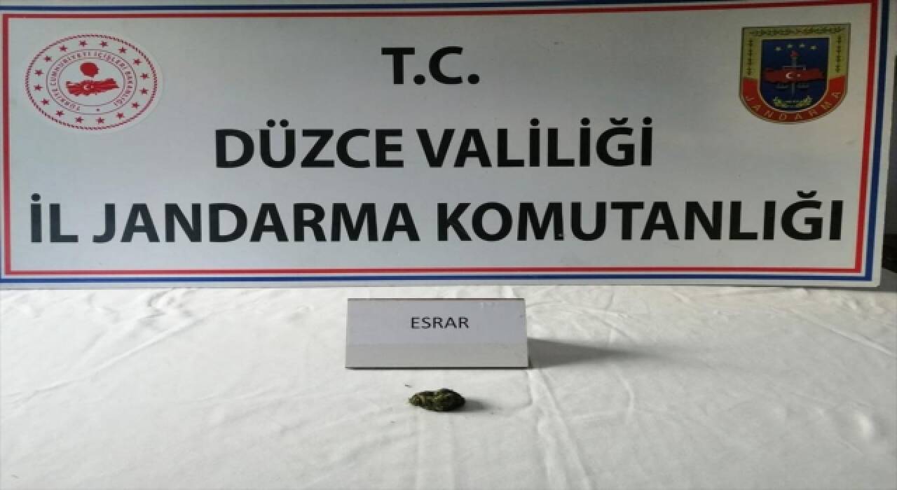 Düzce’de yol denetiminde uyuşturucuyla yakalanan 6 şüpheli gözaltına alındı