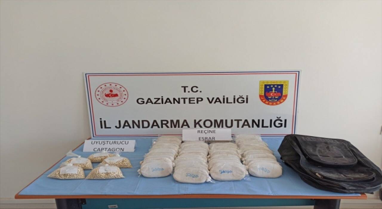 Gaziantep’te 12 kilogram uyuşturucu ve 9 bin 808 hap yakalandı