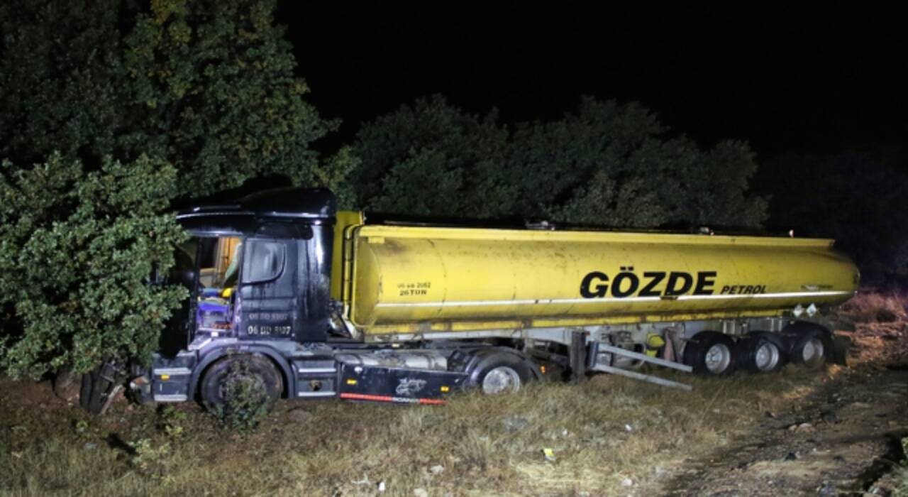 Uşak’ta tankerin çarptığı taksi sürücüsü öldü