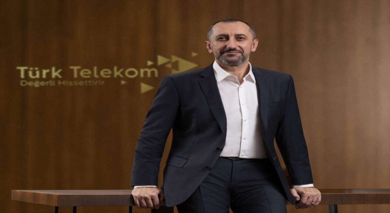 Türk Telekom’dan eğitime 10 bin tablet desteği