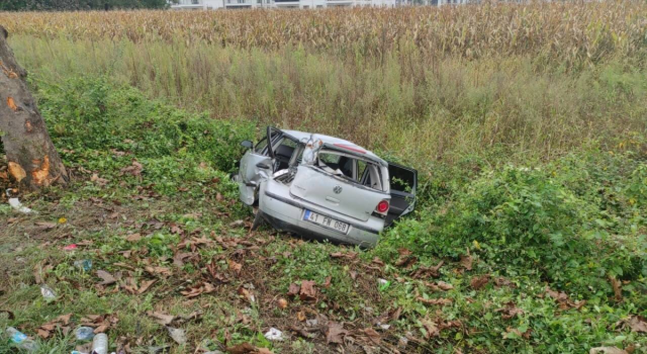 Sakarya’da şarampole devrilen otomobildeki 4 kişi yaralandı