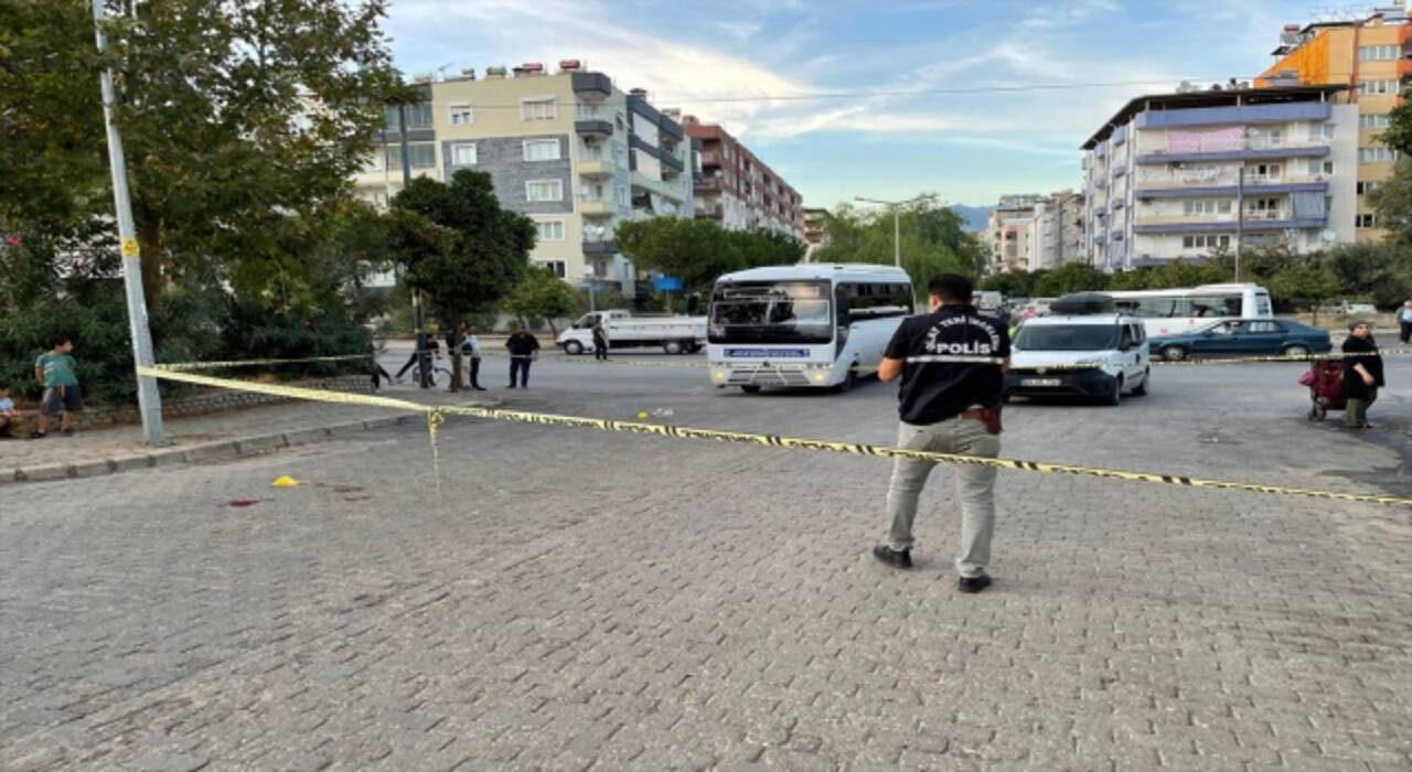 Aydın’da eşinin yanında gördüğü kişiye otomobille çarpan koca gözaltına alındı