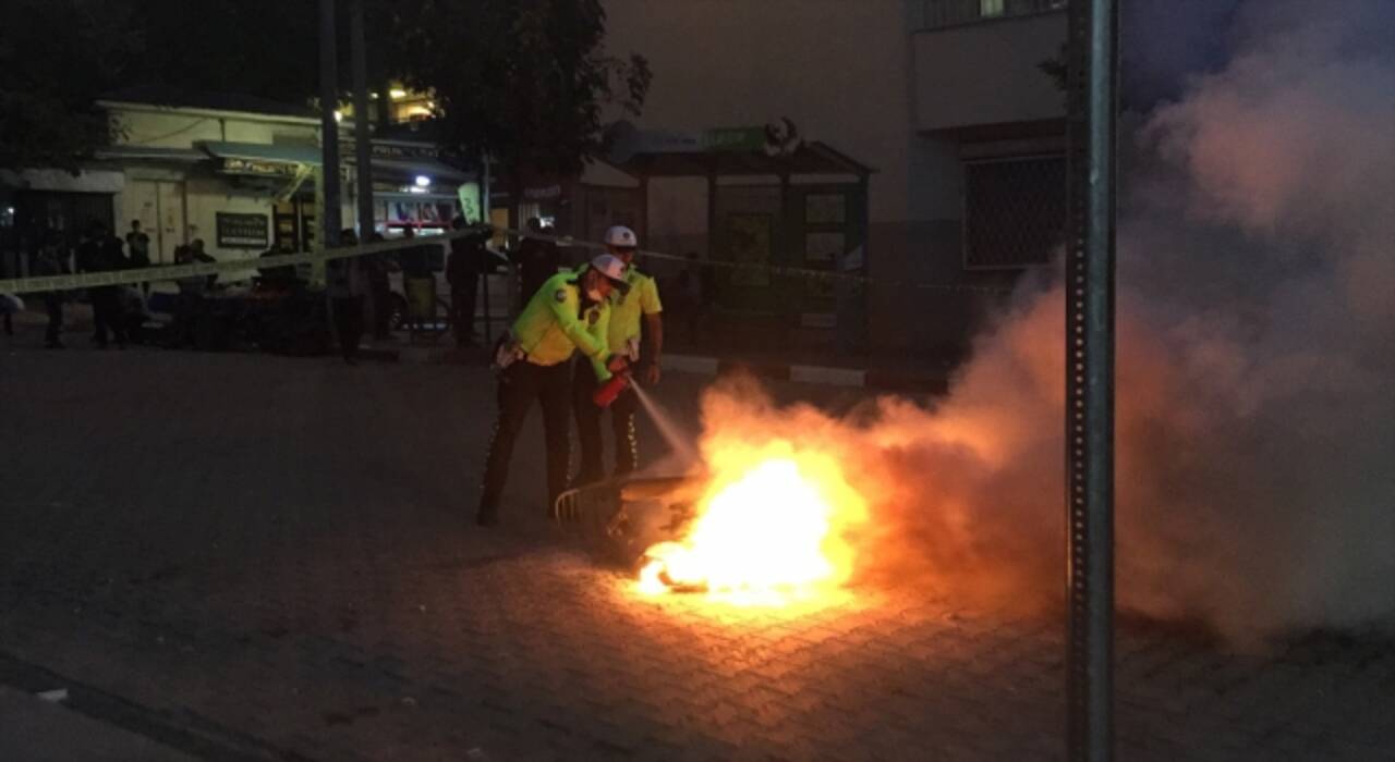 Siirt’te ceza uygulanan sürücü motosikletini yaktı