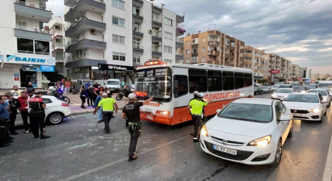 Mersin’de özel halk otobüsü ile minibüsün çarpışması sonucu 20 kişi yaralandı