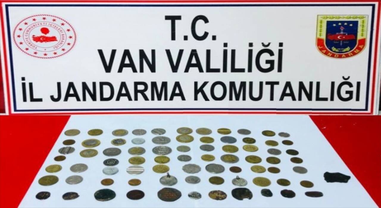 Van’da 76 bronz sikke ele geçirildi