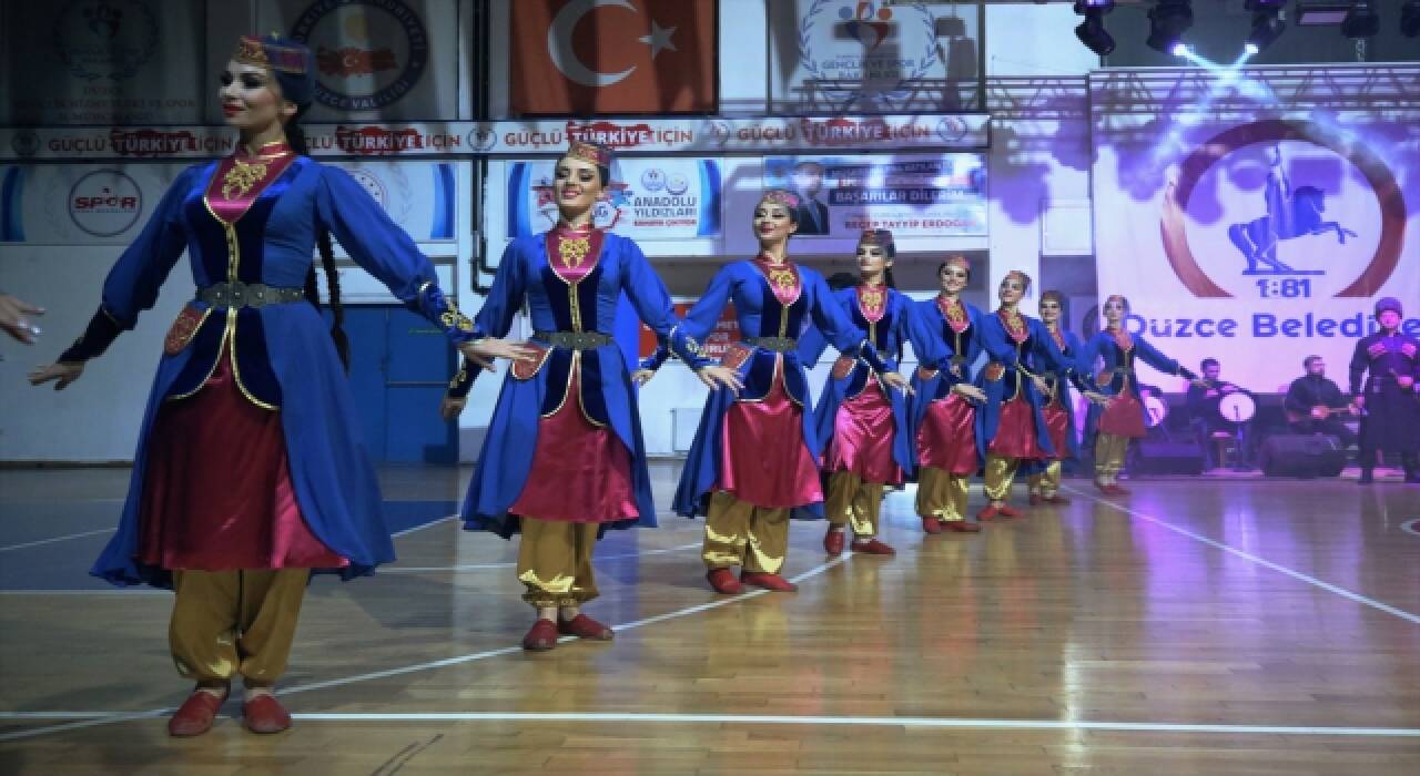 Dans topluluğu Kabardinka Düzce’de Kafkas rüzgarı estirdi