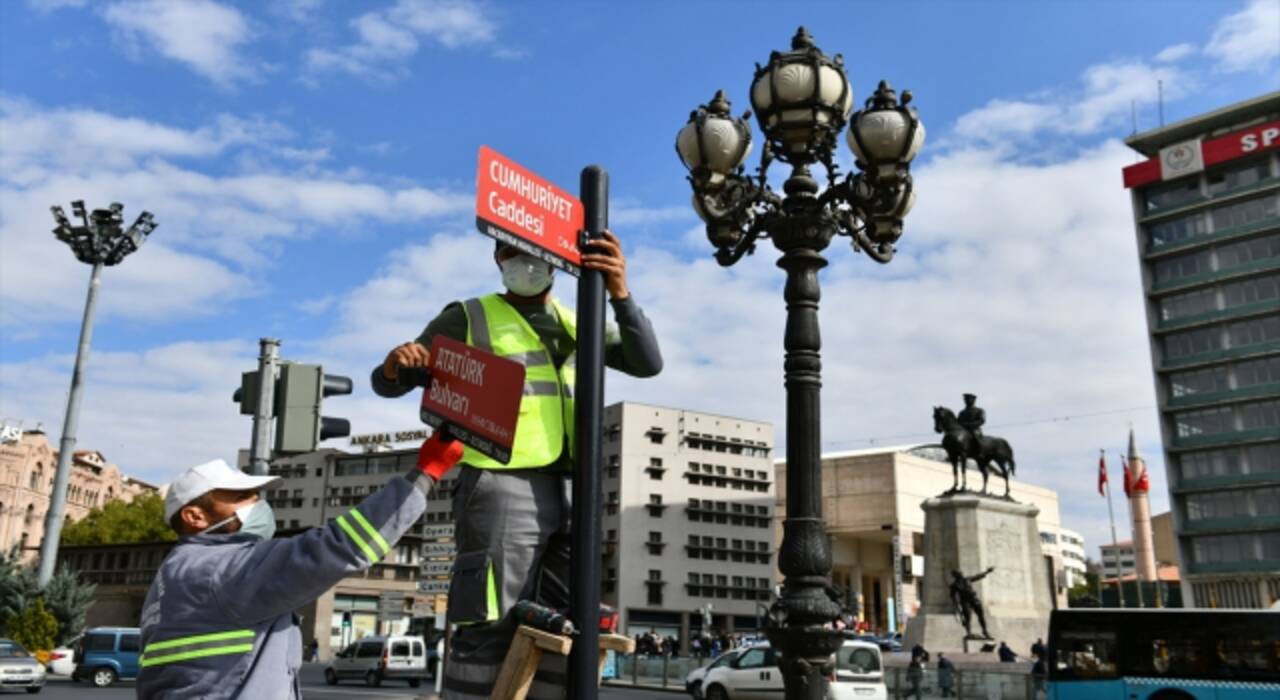 Başkentin cadde ve sokaklarında yeni tabela dönemi