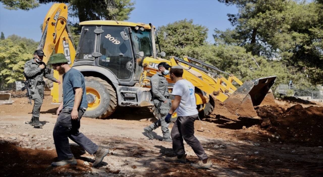 Kudüs’teki Müslüman mezarlığına...