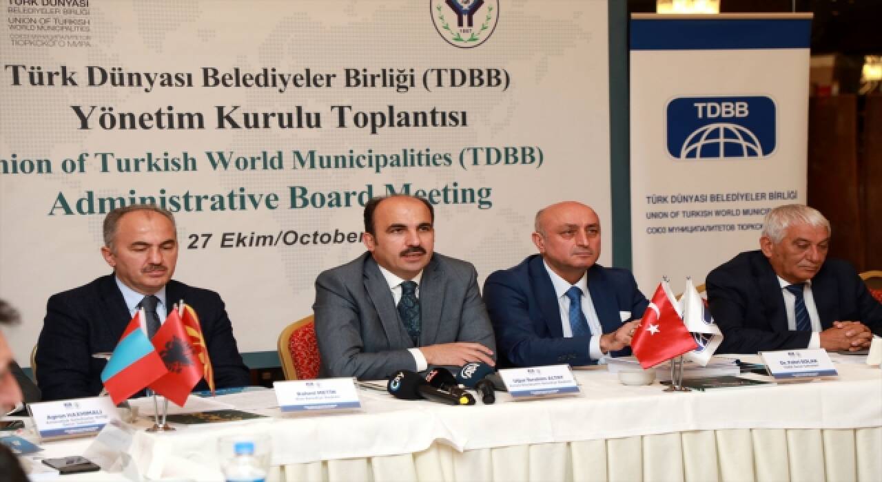 Türk Dünyası Belediyeler Birliği Başkanı Altay, yönetim kurulu toplantısında